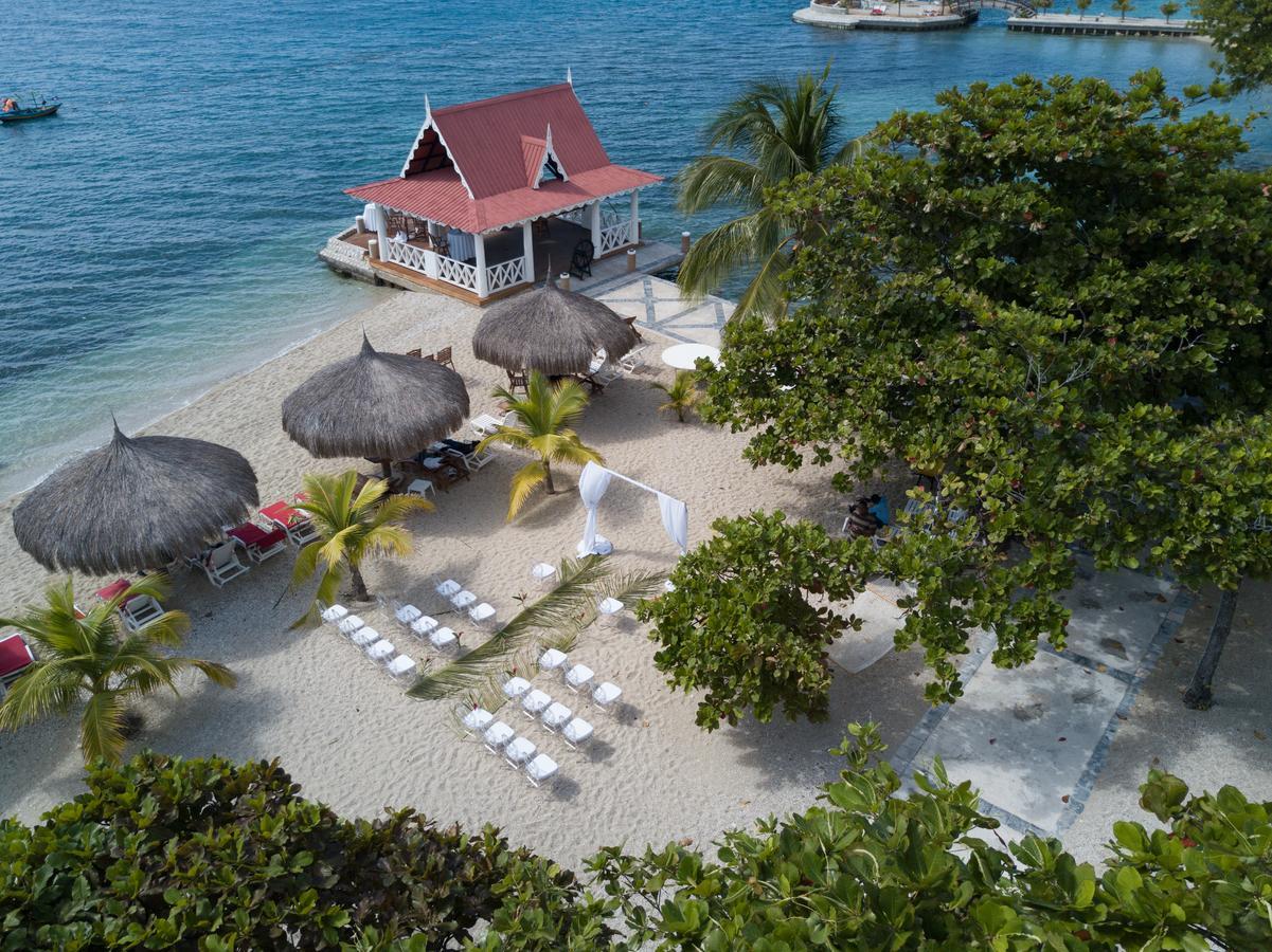 Moulin Sur Mer Beach Resort Montrouis Exterior photo