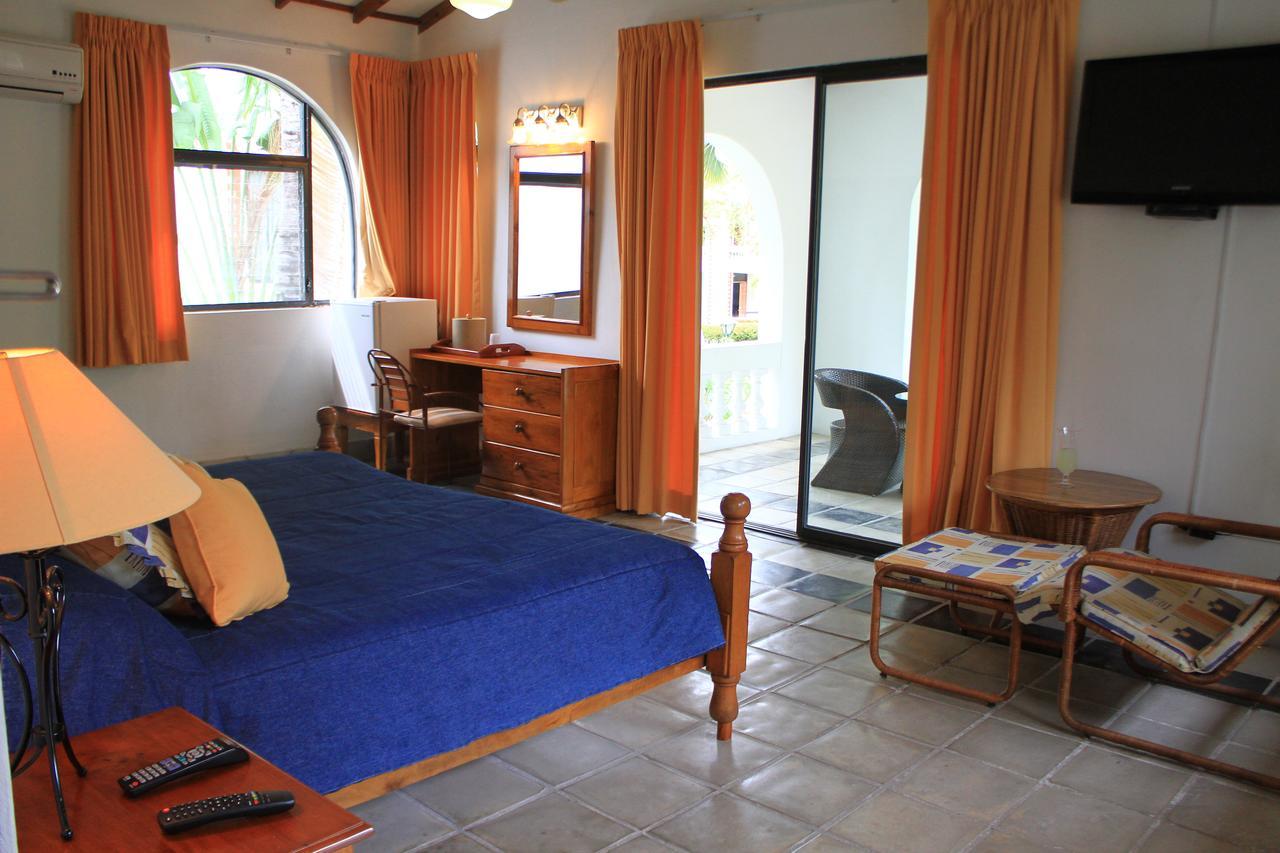 Moulin Sur Mer Beach Resort Montrouis Exterior photo